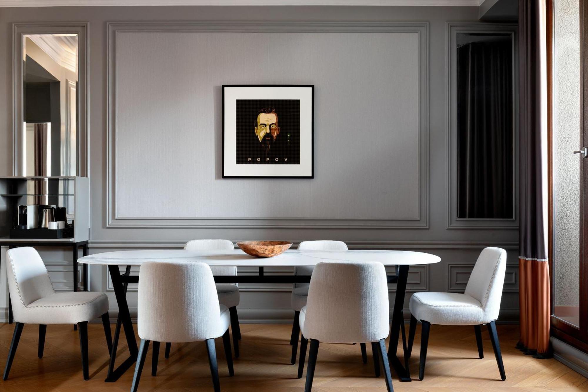 Hotel Telegraaf, Autograph Collection Tallinn Ngoại thất bức ảnh A dining room with a wall panelling