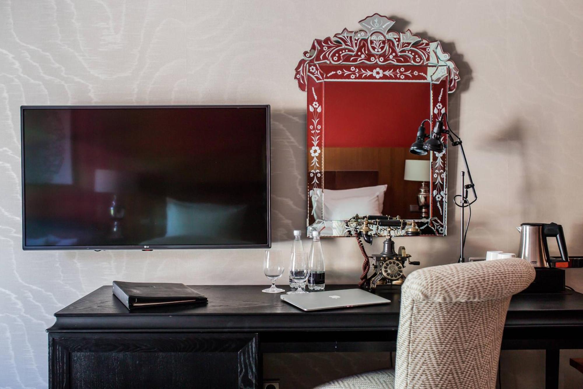 Hotel Telegraaf, Autograph Collection Tallinn Ngoại thất bức ảnh A room at the hotel