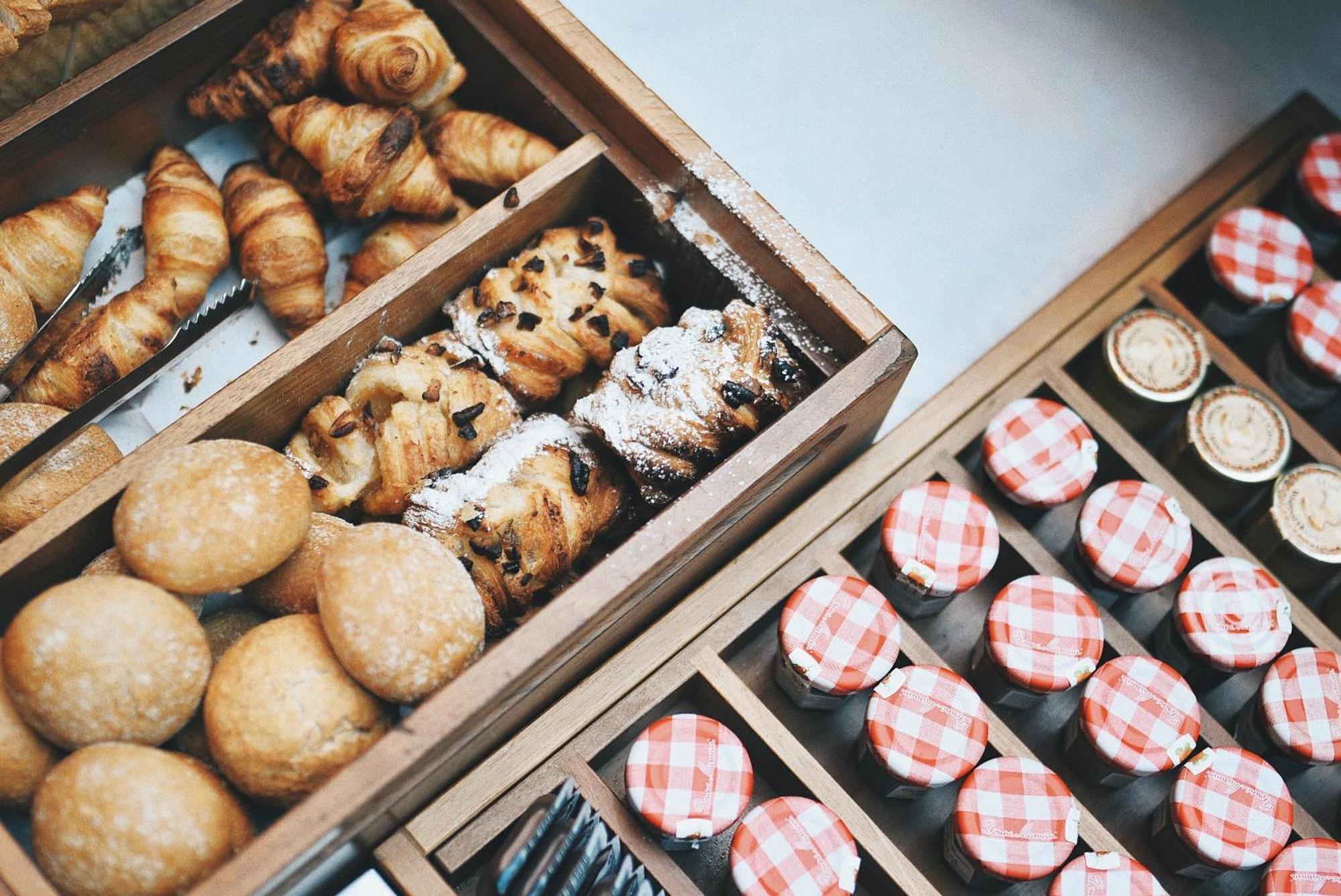 Hotel Telegraaf, Autograph Collection Tallinn Ngoại thất bức ảnh A selection of Danish pastries